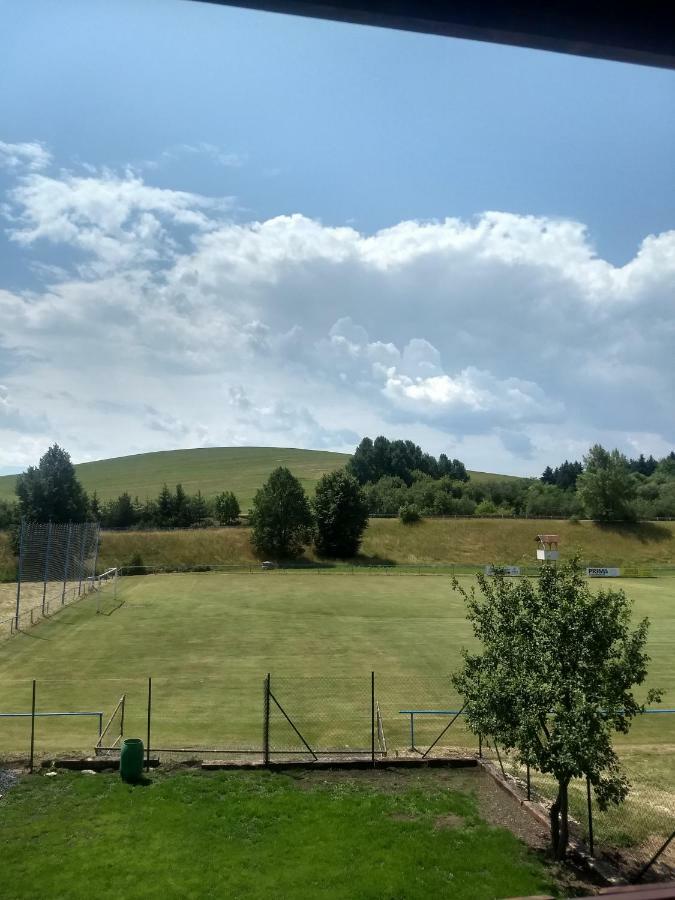 Chalupa Masa Liptovský Trnovec Buitenkant foto